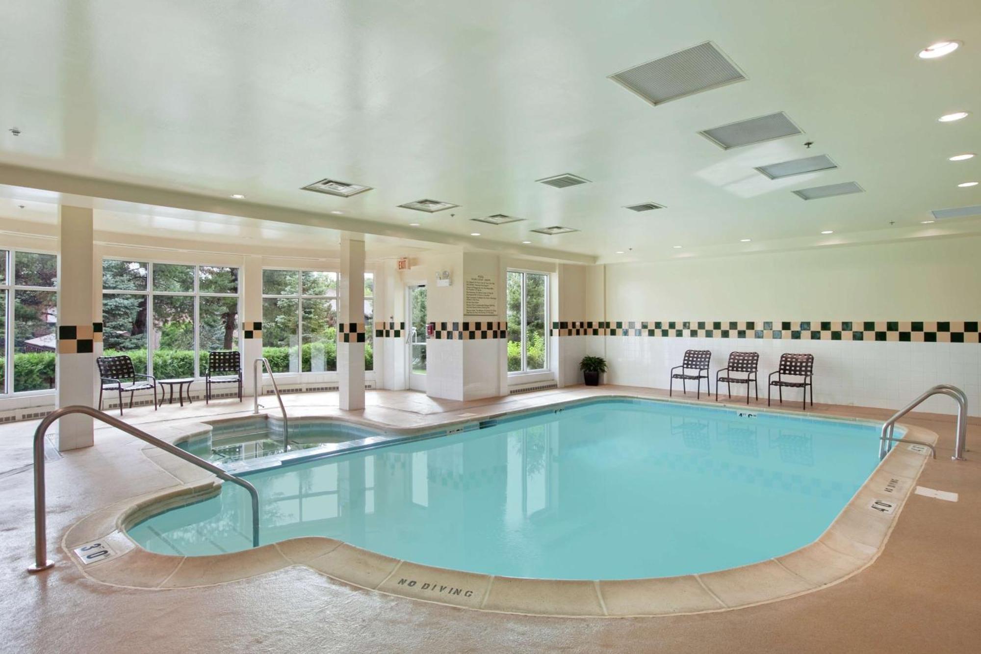 Hilton Garden Inn Oakbrook Terrace Eksteriør bilde
